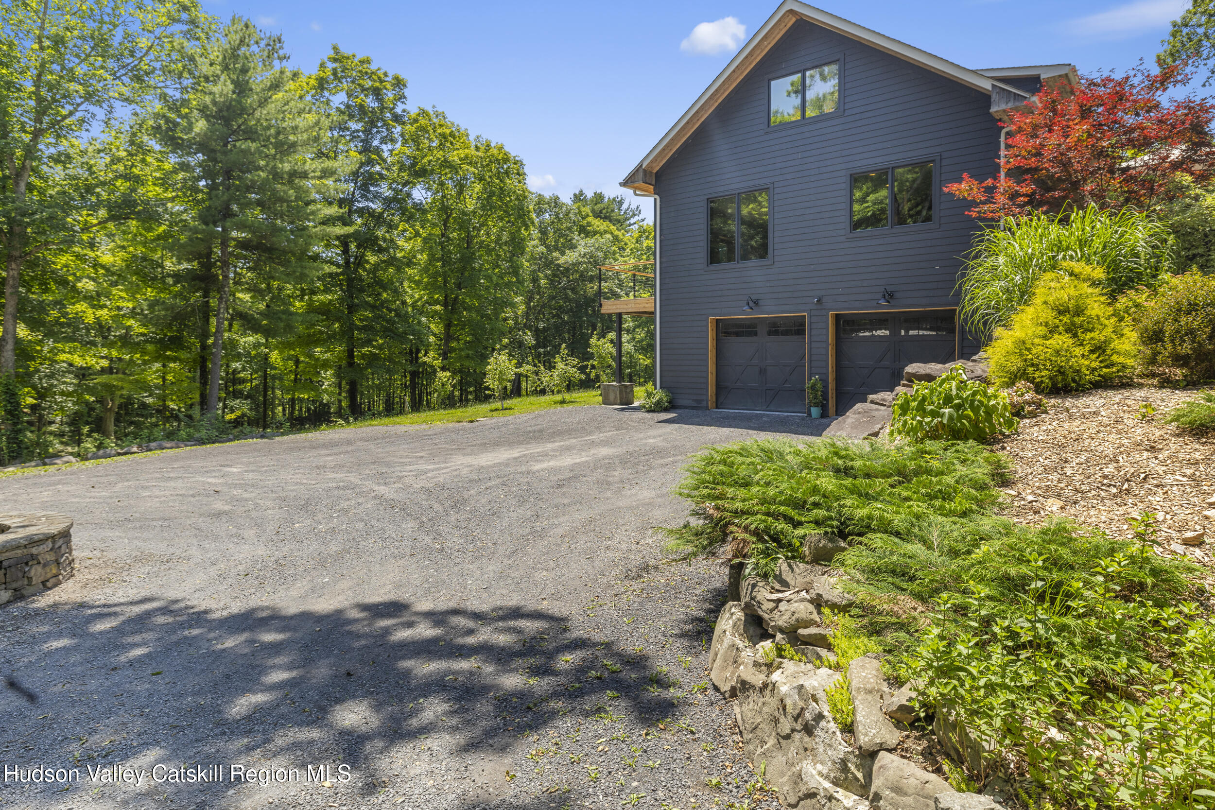 592 Swartekill Road Esopus, NY 12561 - Photo 35 of 38 592 garage doors