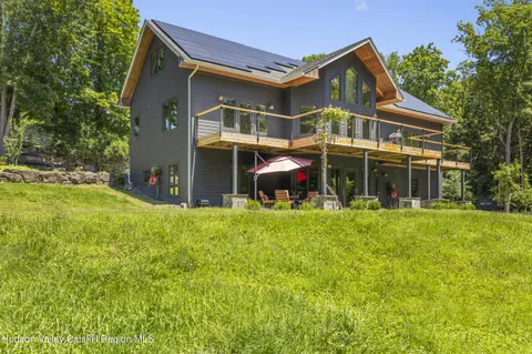$1,595,000 | 592 Swartekill Road, Esopus, NY 12561