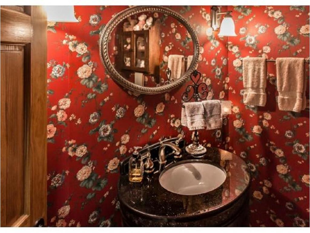 285 Claude Simmons Road Johnson City, TN 37604 - Photo 16 of 33 Powder Room