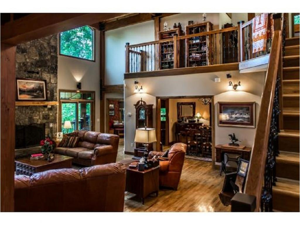 285 Claude Simmons Road Johnson City, TN 37604 - Photo 4 of 33 Living Room