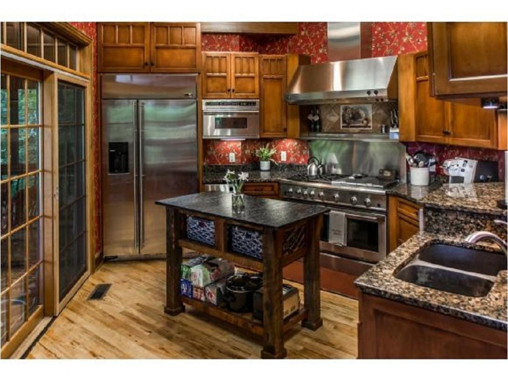 285 Claude Simmons Road Johnson City, TN 37604 - Photo 9 of 33 Kitchen