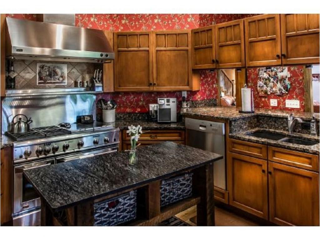 285 Claude Simmons Road Johnson City, TN 37604 - Photo 10 of 33 Kitchen Area