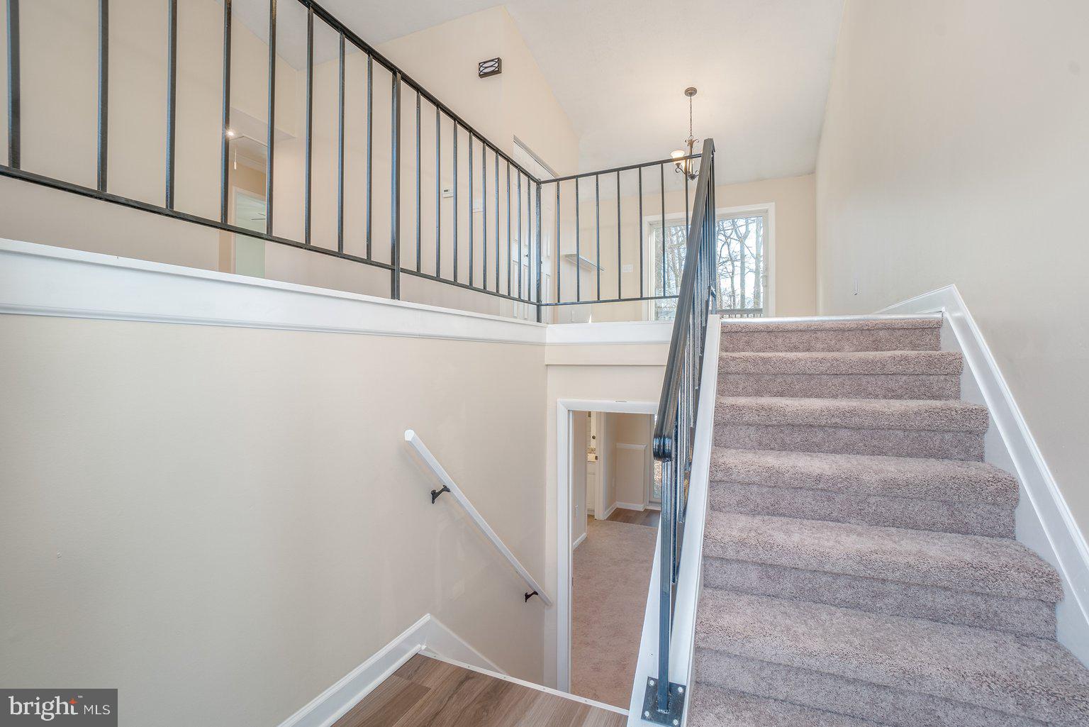 113 Haverhill Road Joppa, MD 21085 - Photo 5 of 41 Entryway