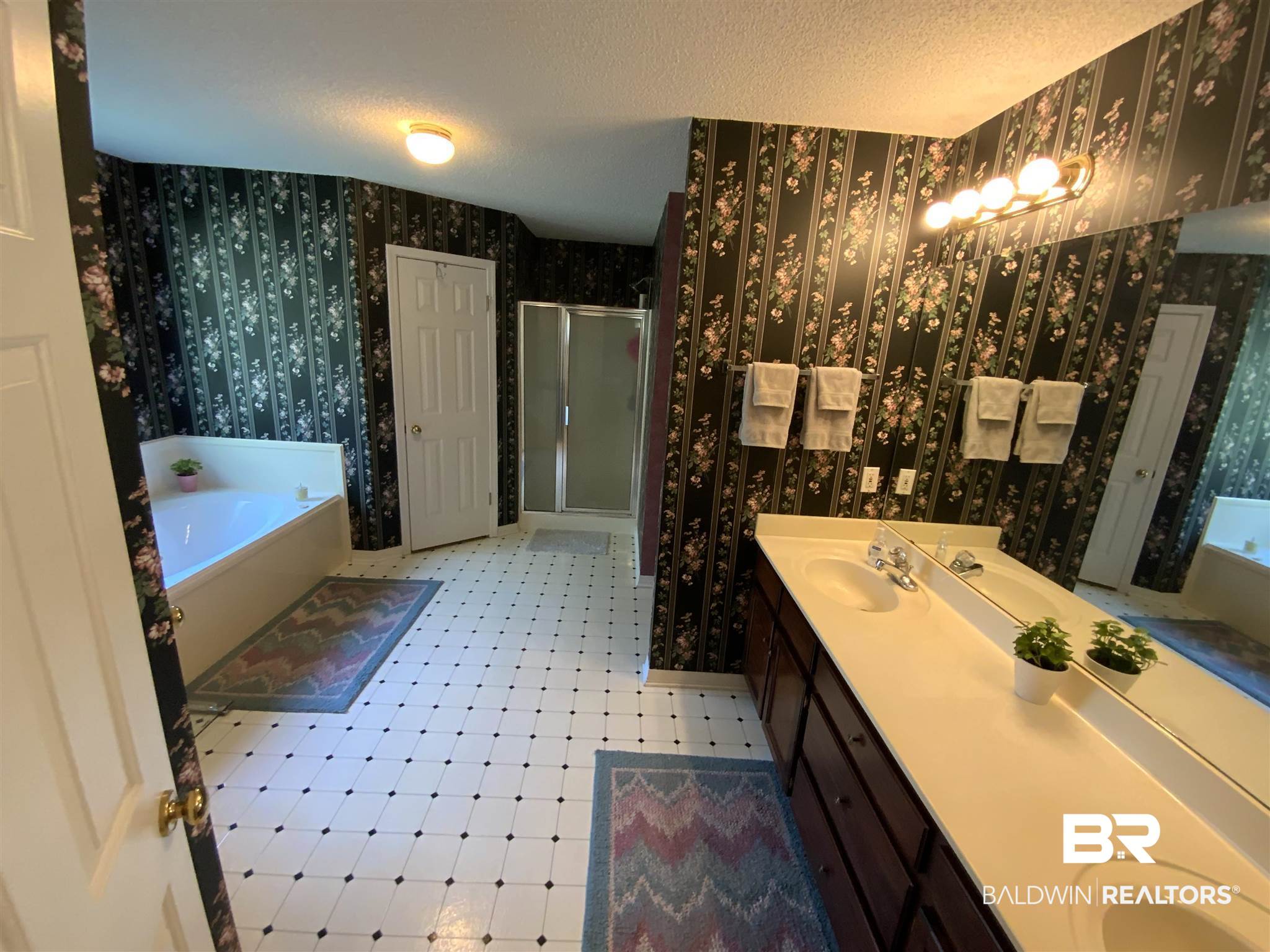 30949 Wellington Court Daphne, AL 36527 - Photo 14 of 22 Master bathr