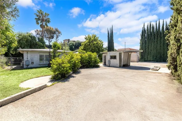 $1,080,000 | 1060 East Rte 66, Glendora, CA 91740