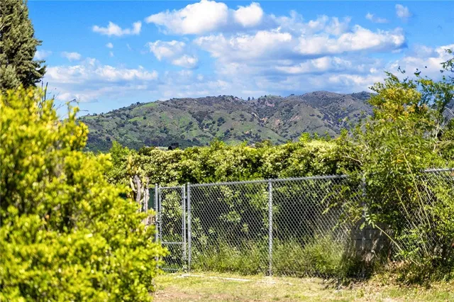 $1,080,000 | 1060 East Rte 66, Glendora, CA 91740