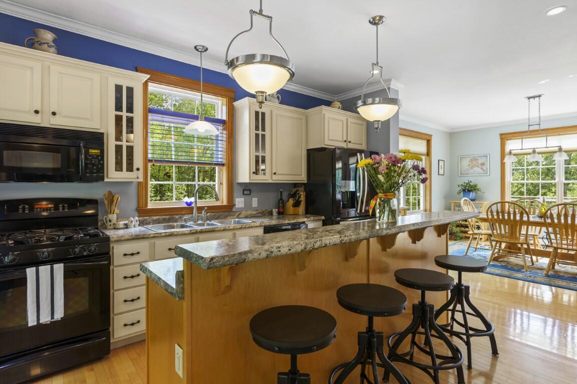 29 Wiscasset Road Boothbay, ME 04537 - Photo 11 of 57 10