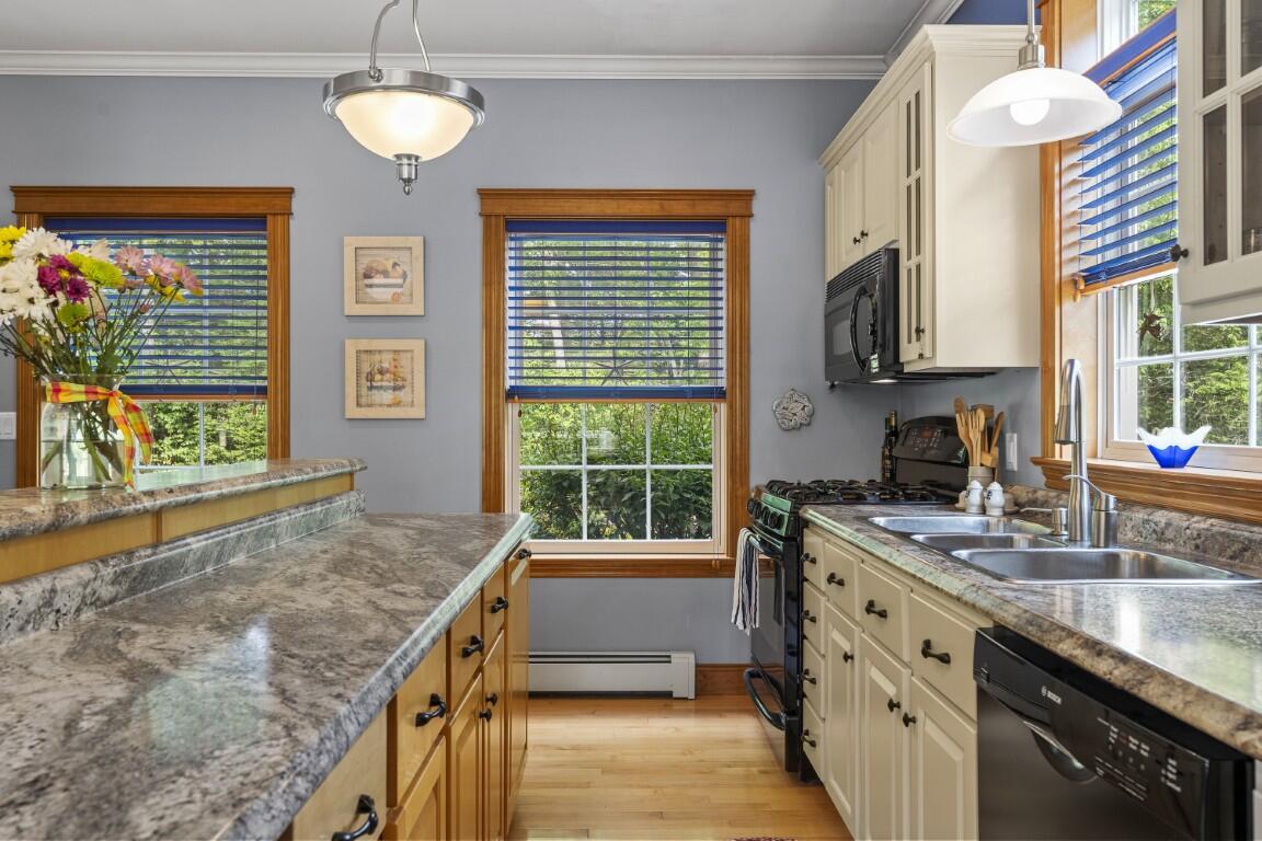 29 Wiscasset Road Boothbay, ME 04537 - Photo 14 of 57 13