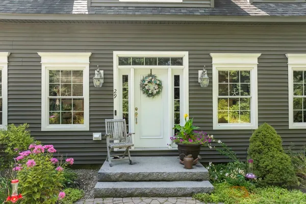 $835,000 | 29 Wiscasset Road, Boothbay, ME 04537