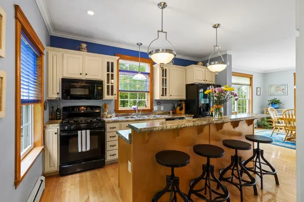 $835,000 | 29 Wiscasset Road, Boothbay, ME 04537