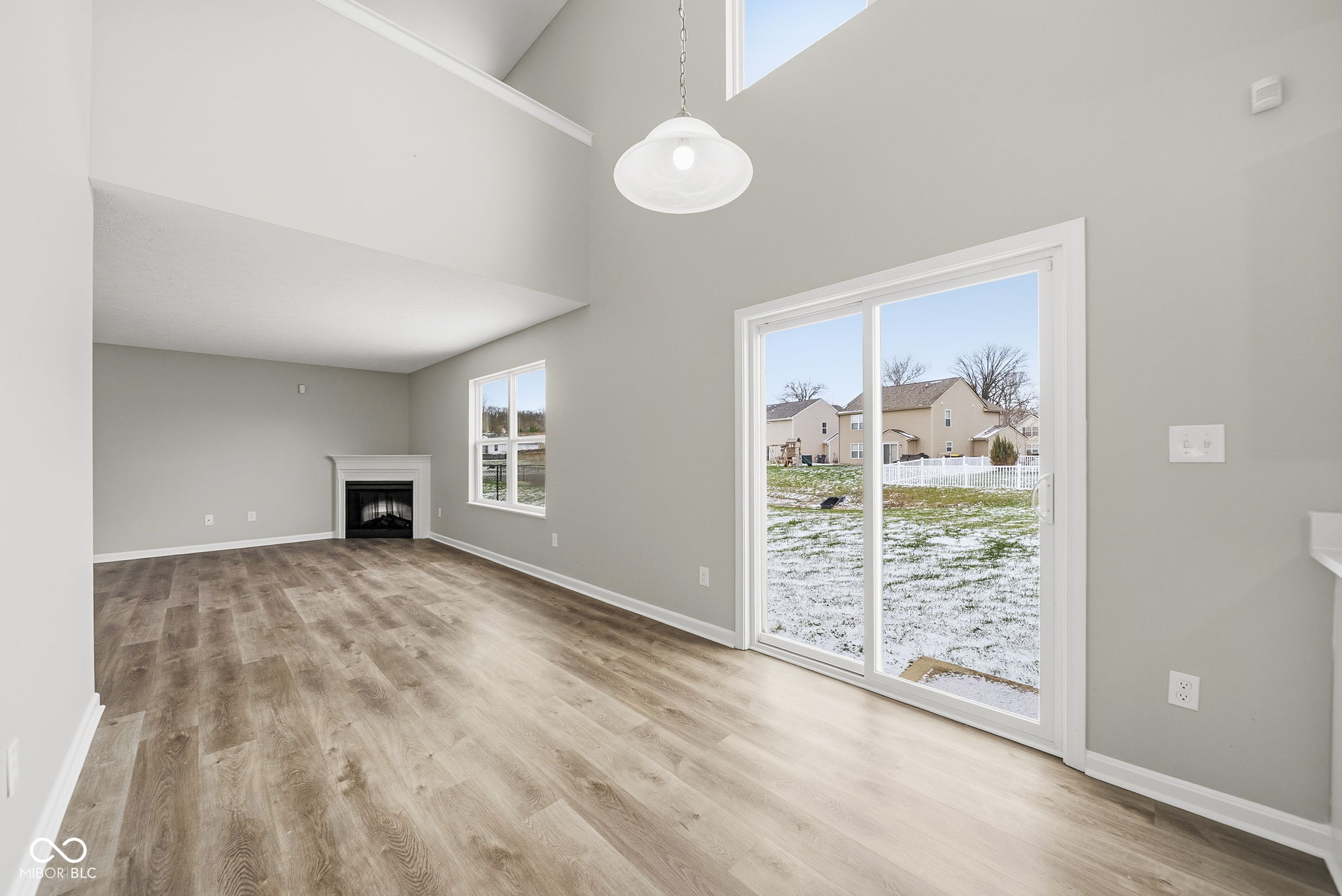 6427 Paramount Springs Drive Anderson, IN 46013 - Photo 12 of 46