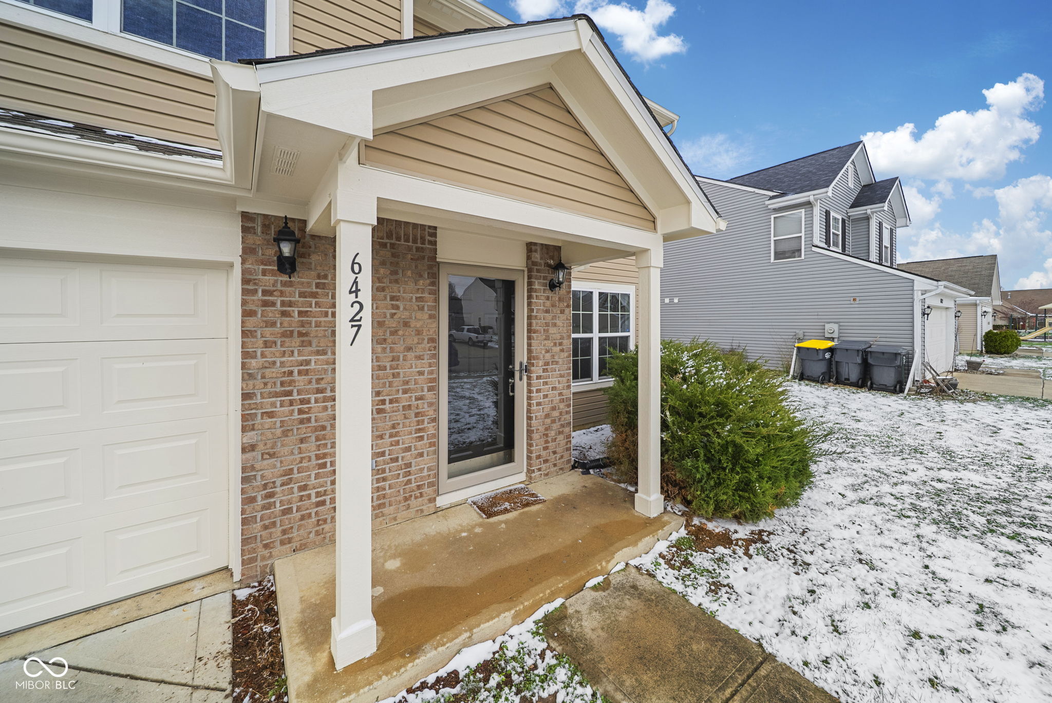 6427 Paramount Springs Drive Anderson, IN 46013 - Photo 2 of 46