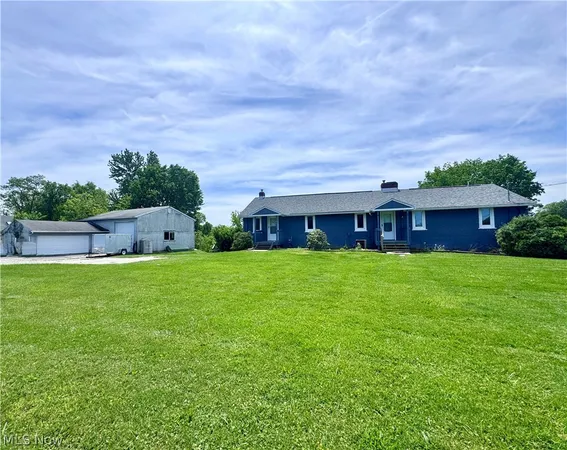 $299,900 | 887-889 Colony Drive, Aurora, OH 44202