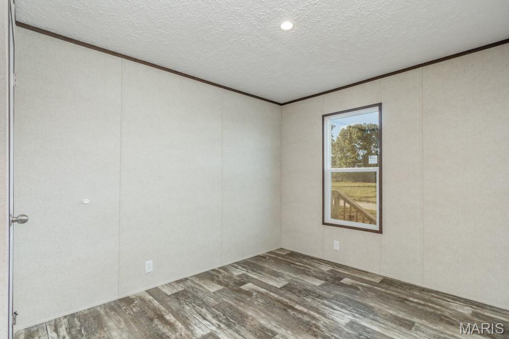 19840 Divine Road Lebanon, MO 65536 - Photo 15 of 17