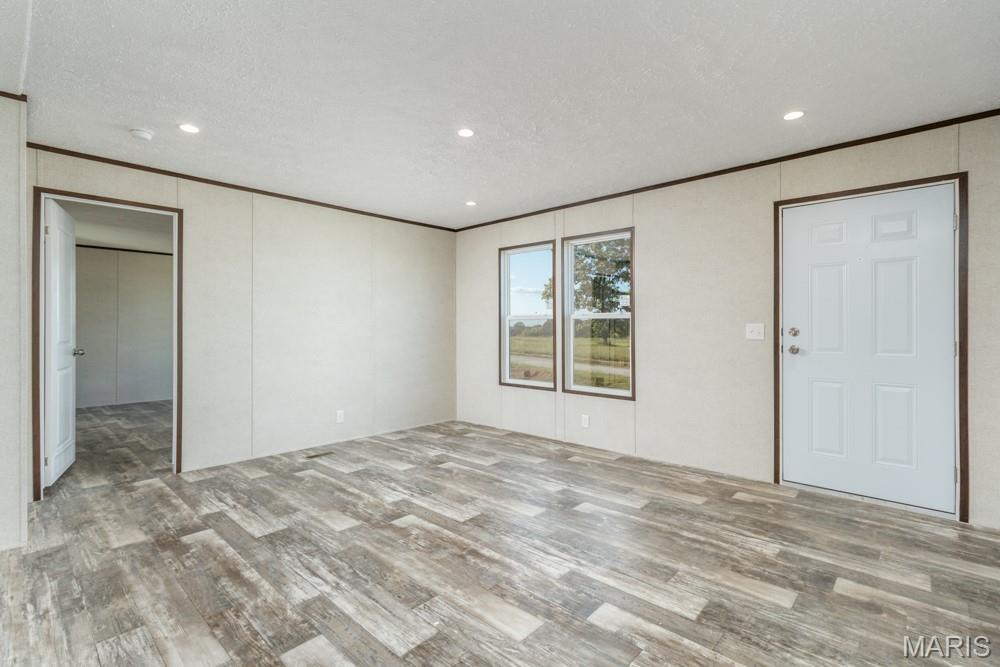 19840 Divine Road Lebanon, MO 65536 - Photo 6 of 17