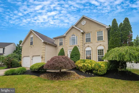 $525,000 | 2 Rosebush Court, Sicklerville, NJ 08081