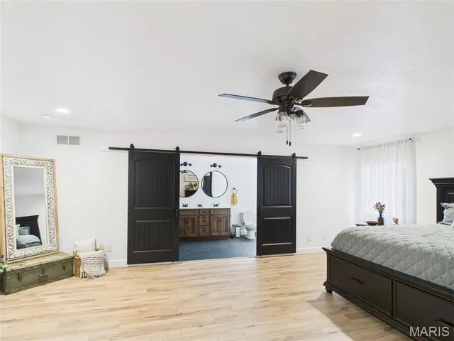 $499,900 | Undisclosed Address, Laquey, MO 65534