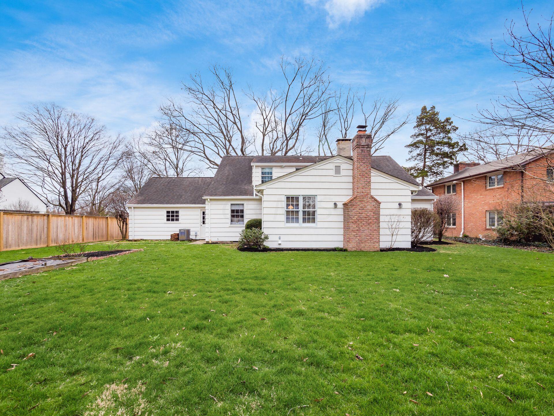 2470 Abington Road Columbus, OH 43221 - Photo 25 of 30 Large yard