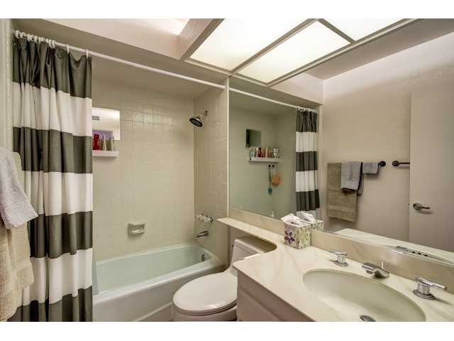 1416 Sun Valley Road Solana Beach, CA 92075 - Photo 25 of 25 Upstairs bathroom with tub