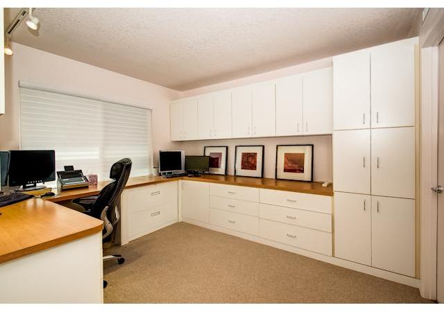 1416 Sun Valley Road Solana Beach, CA 92075 - Photo 7 of 25 Downstairs office/bedroom off living room with built-ins and its own entrance to bath