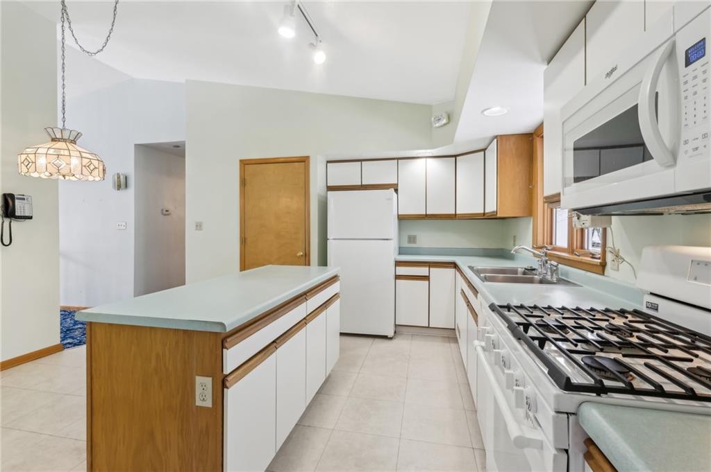 402 Woodside Road Pittsburgh, PA 15221 - Photo 13 of 50 Gallery Image 13