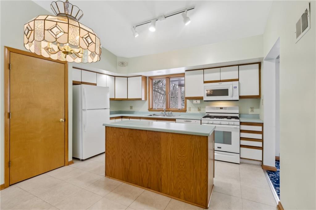 402 Woodside Road Pittsburgh, PA 15221 - Photo 15 of 50 Gallery Image 15