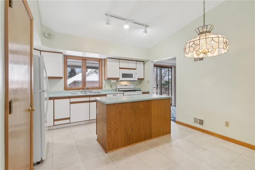 402 Woodside Road Pittsburgh, PA 15221 - Photo 16 of 50 Gallery Image 16