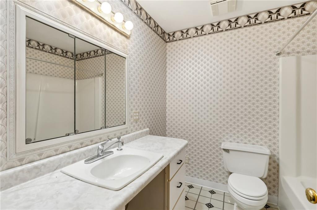 402 Woodside Road Pittsburgh, PA 15221 - Photo 17 of 50 Gallery Image 17
