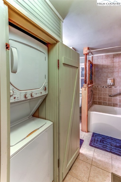 392 Old Danner Road Vilas, NC 28692 - Photo 2 of 3 a bathroom with a sink a toilet and bathtub