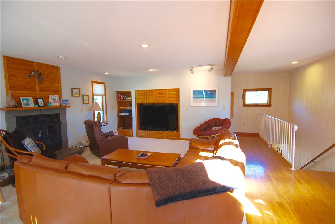 191 Shore Road Westerly, RI 02891 - Photo 7 of 21