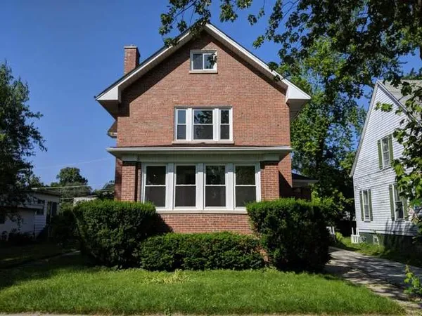 $6,200 | 2635 Prairie Avenue, Evanston, IL 60201