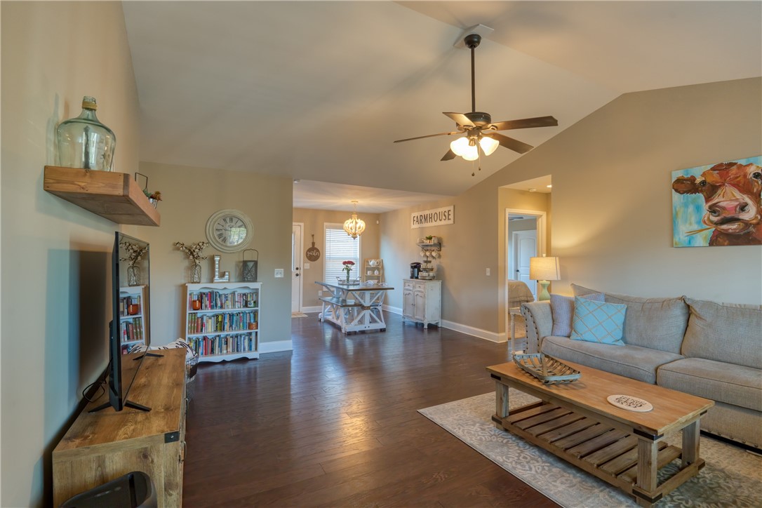 516 Secona Road Pickens, SC 29671 - Photo 5 of 25 Cathedral ceiling in family room.
