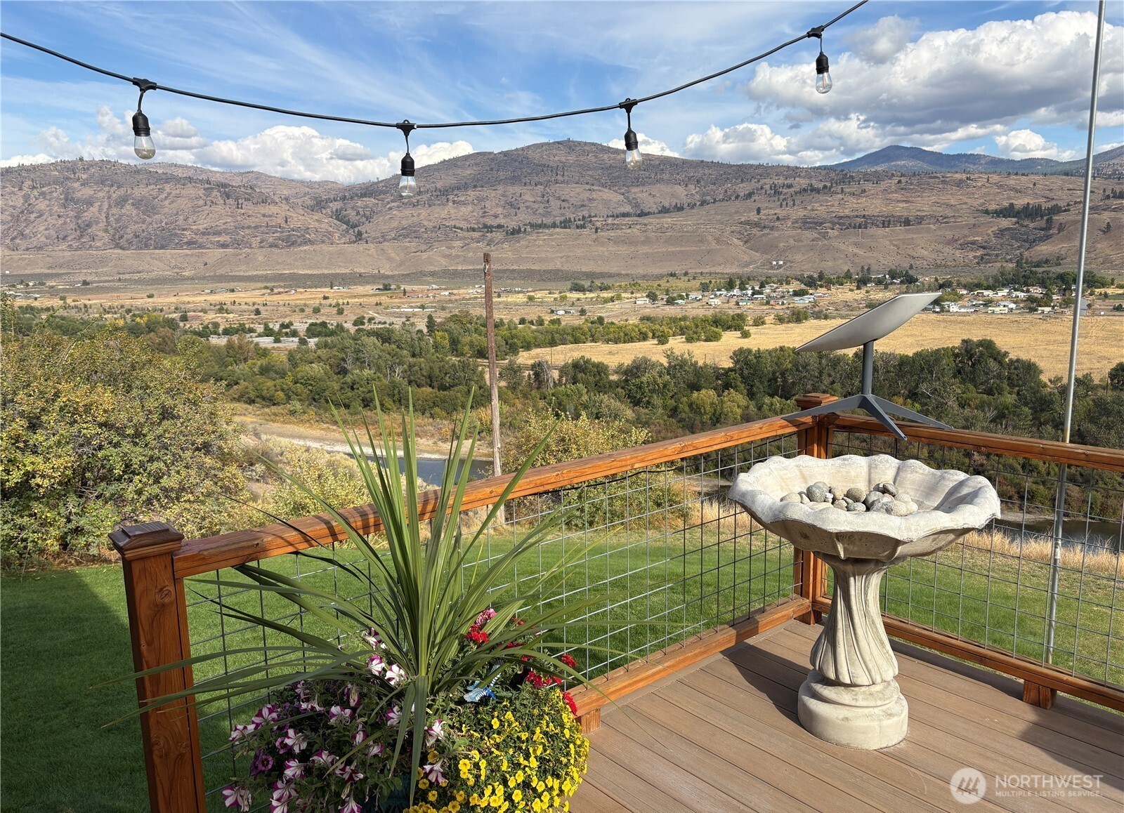 8 Mundinger Lane Omak, WA 98841 - Photo 27 of 37 a view of a balcony with chairs