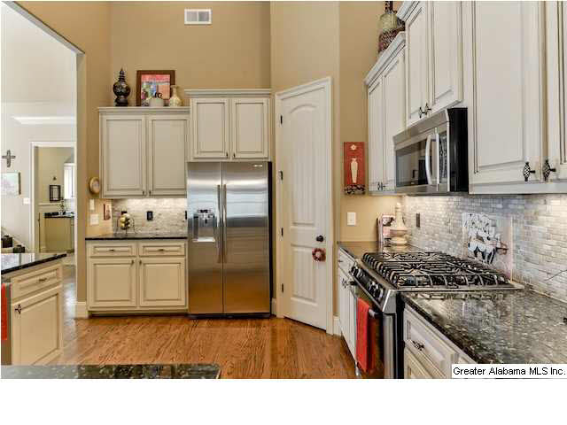 125 Glengerry Drive Pelham, AL 35124 - Photo 8 of 32