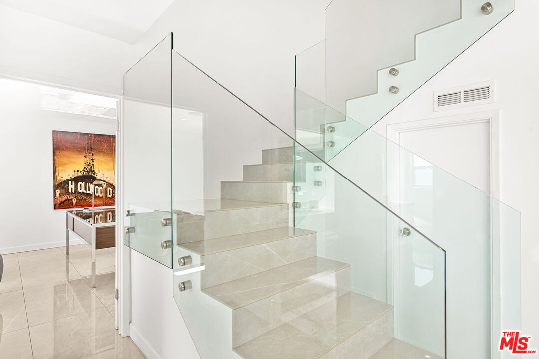 7377 Pyramid Place Los Angeles, CA 90046 - Photo 19 of 50