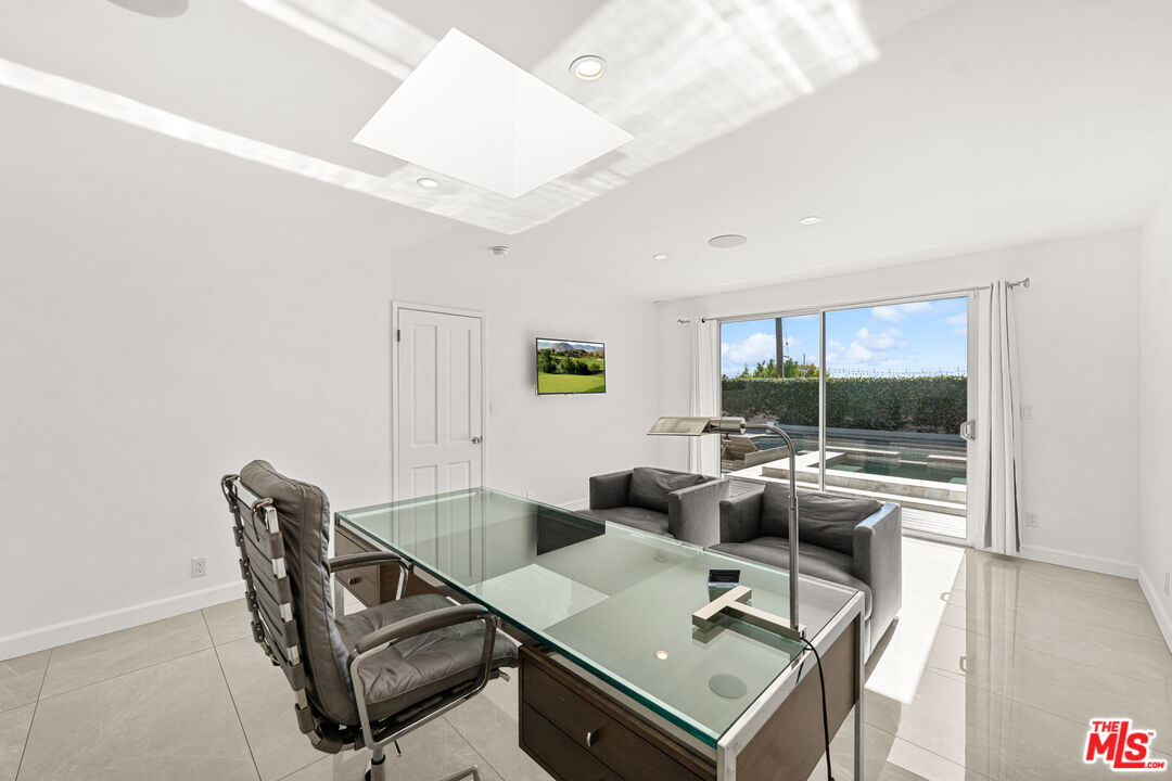 7377 Pyramid Place Los Angeles, CA 90046 - Photo 21 of 50