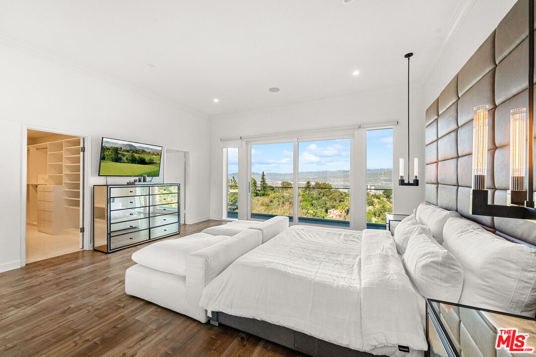 7377 Pyramid Place Los Angeles, CA 90046 - Photo 30 of 50