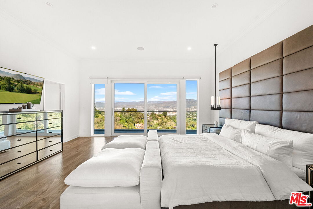 7377 Pyramid Place Los Angeles, CA 90046 - Photo 32 of 50