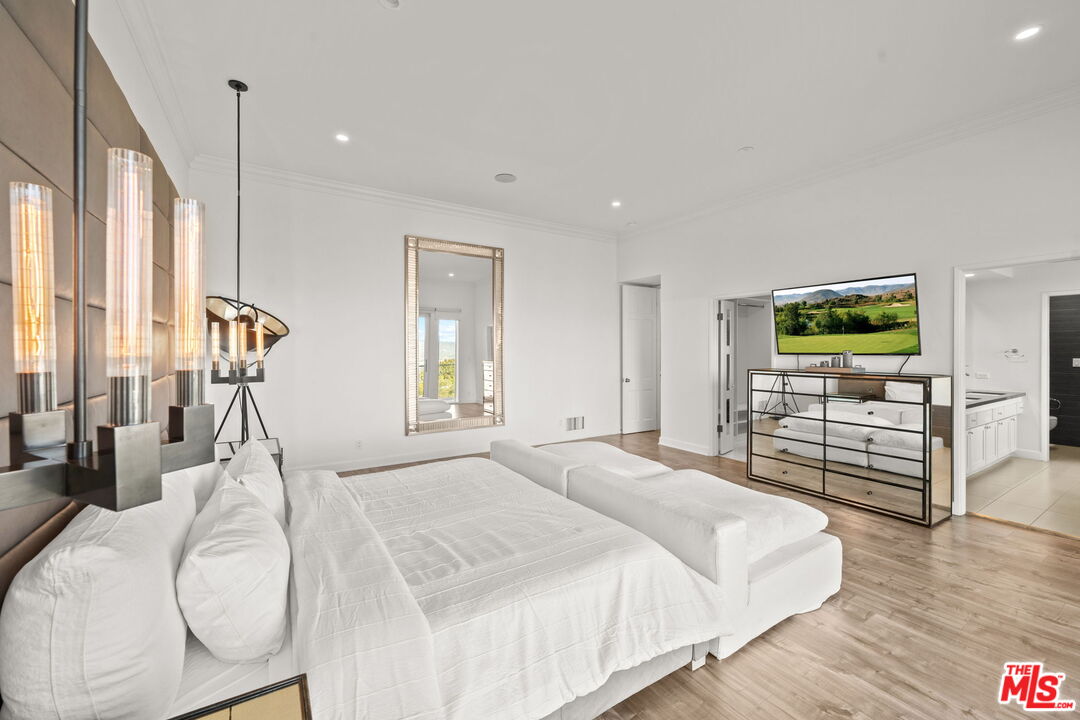 7377 Pyramid Place Los Angeles, CA 90046 - Photo 34 of 50