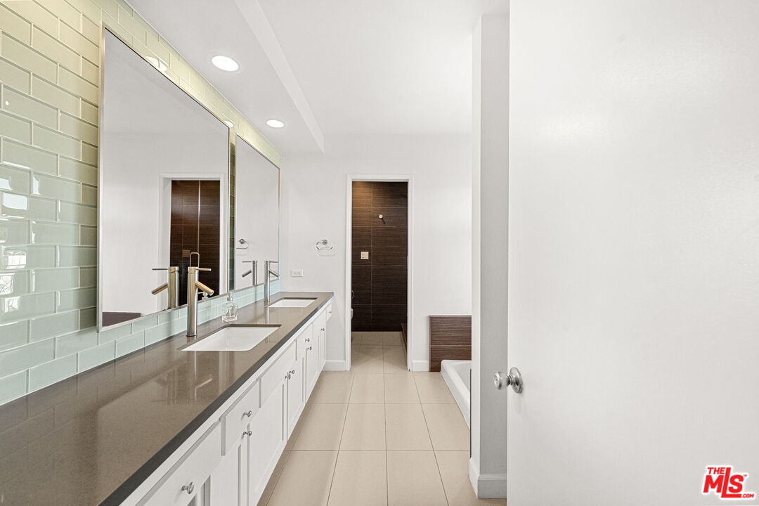 7377 Pyramid Place Los Angeles, CA 90046 - Photo 35 of 50