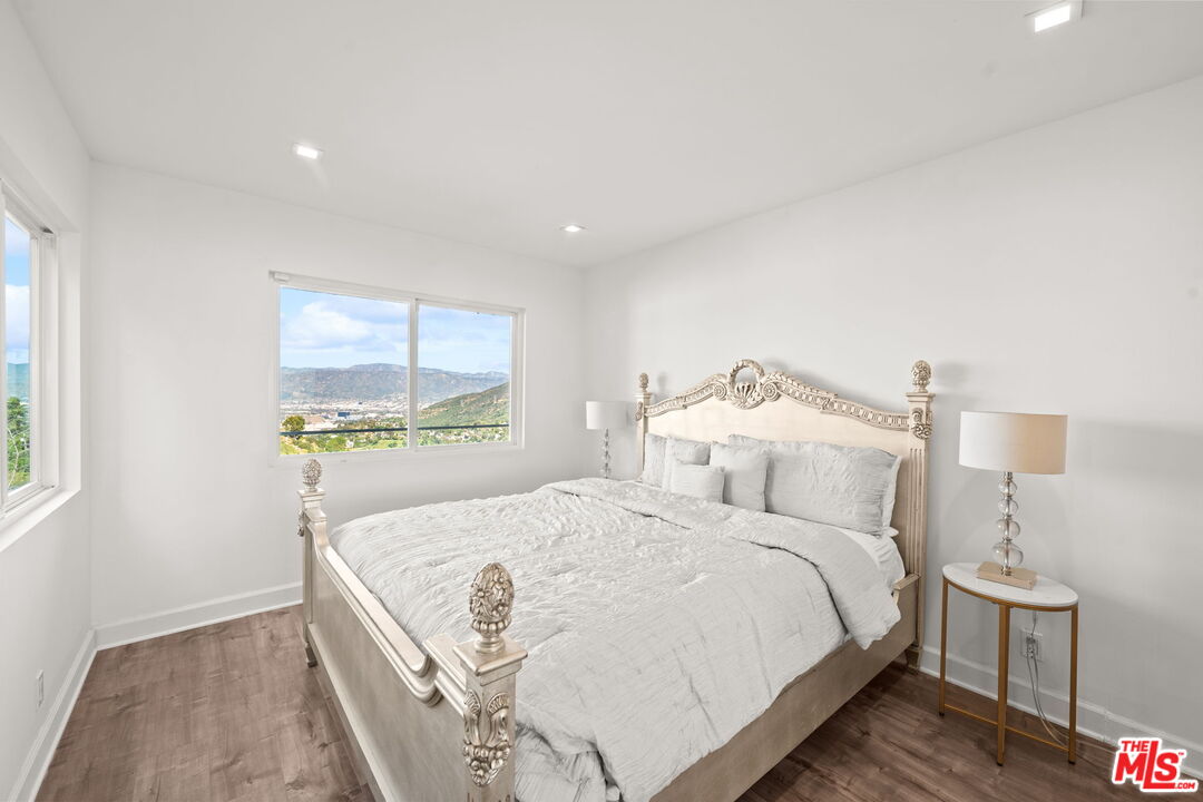 7377 Pyramid Place Los Angeles, CA 90046 - Photo 37 of 50