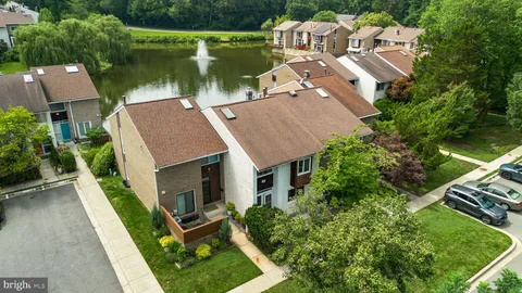 $600,000 | 166 New Mark Esplanade, Rockville, MD 20850