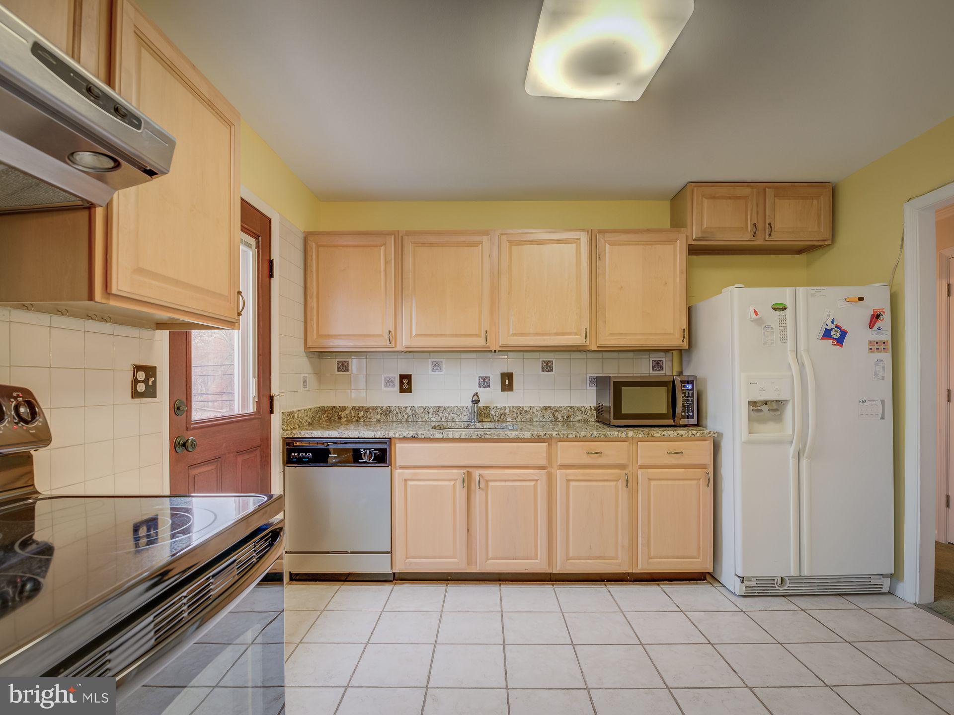 16111 Laurel Ridge Drive Laurel, MD 20707 - Photo 12 of 61 KITCHEN