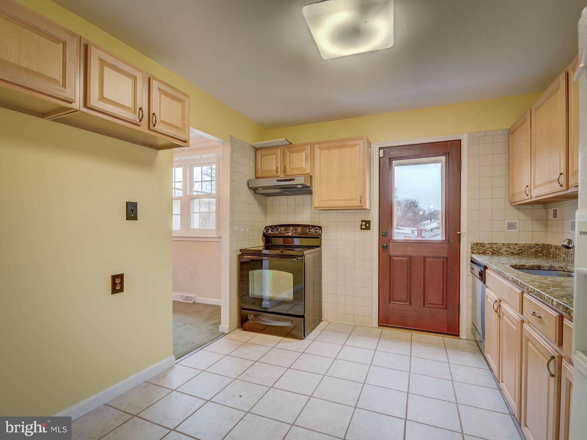 16111 Laurel Ridge Drive Laurel, MD 20707 - Photo 14 of 61 KITCHEN