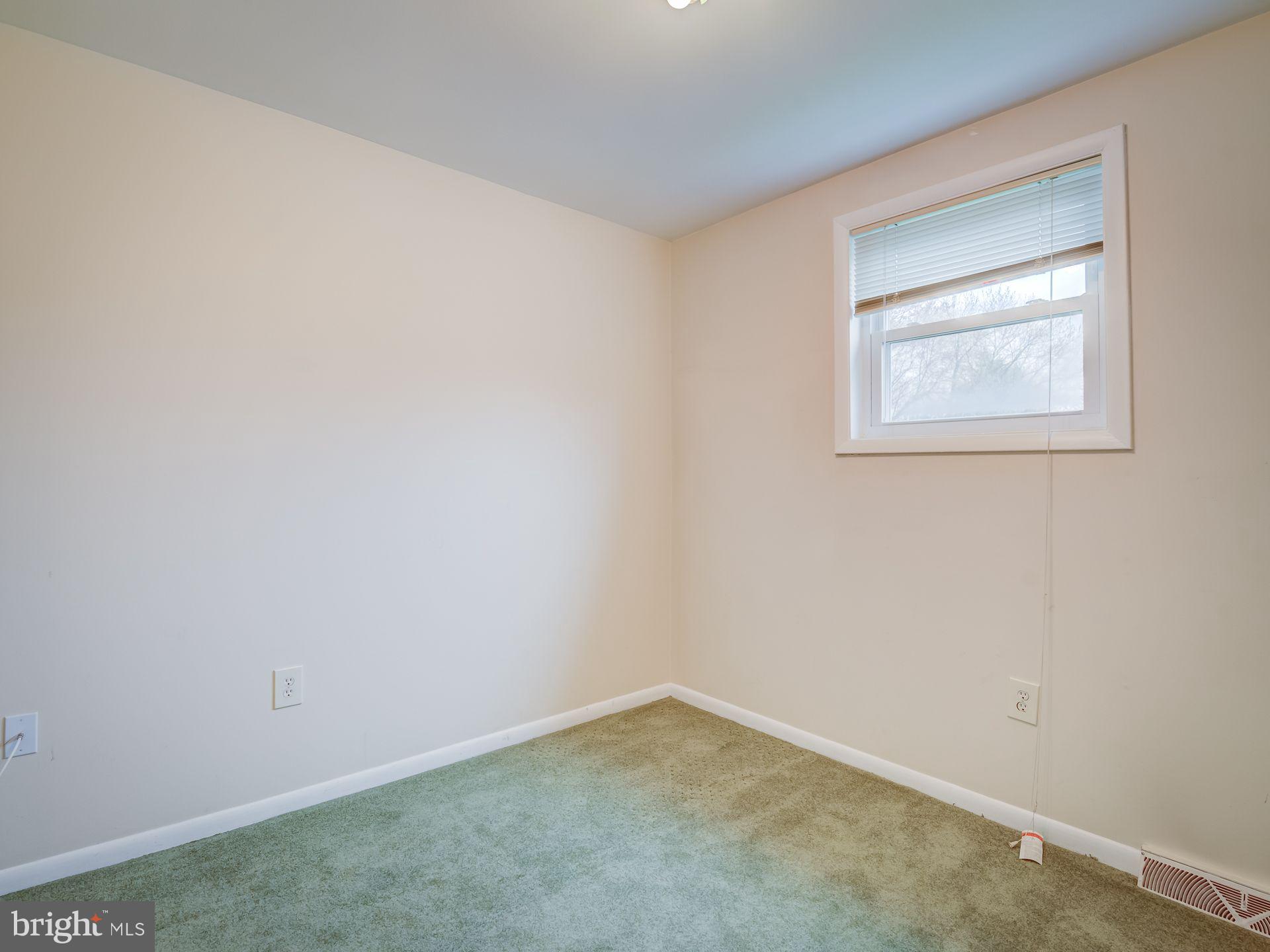 16111 Laurel Ridge Drive Laurel, MD 20707 - Photo 21 of 61 UPPER BEDROOM