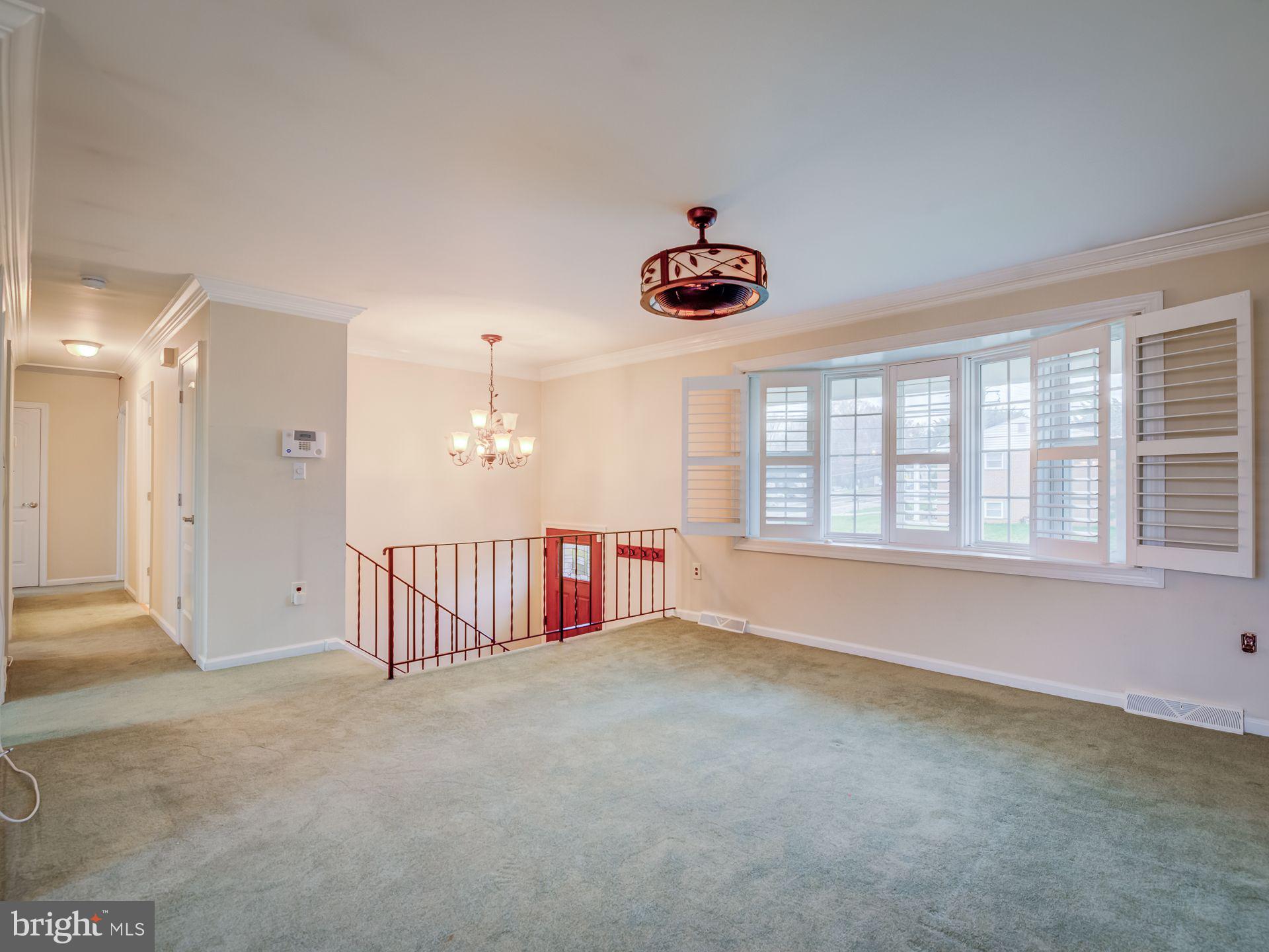16111 Laurel Ridge Drive Laurel, MD 20707 - Photo 4 of 61 LIVING AREA