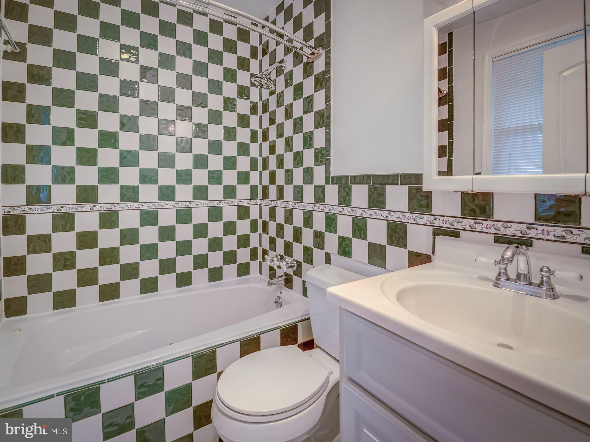 16111 Laurel Ridge Drive Laurel, MD 20707 - Photo 31 of 61 UPPER BATHROOM