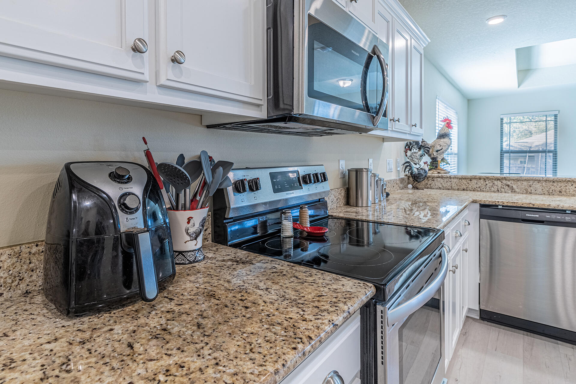 3639 Ranch Drive Crestview, FL 32539 - Photo 18 of 40 a kitchen with lots of counter top space