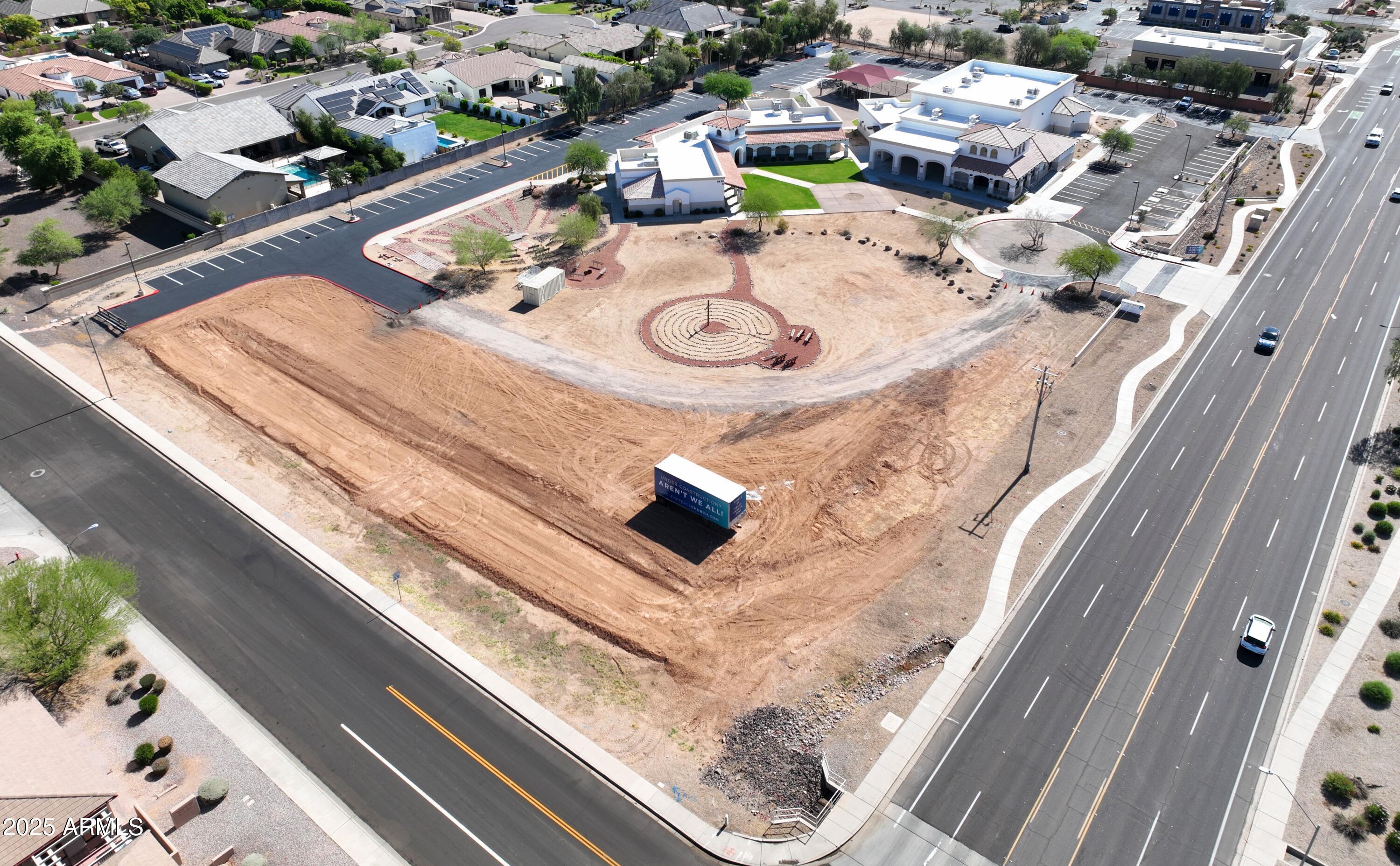 84-xx West Deer Valley Road Peoria, AZ 85383 - Photo 2 of 7 a picture of a table and chairs in patio