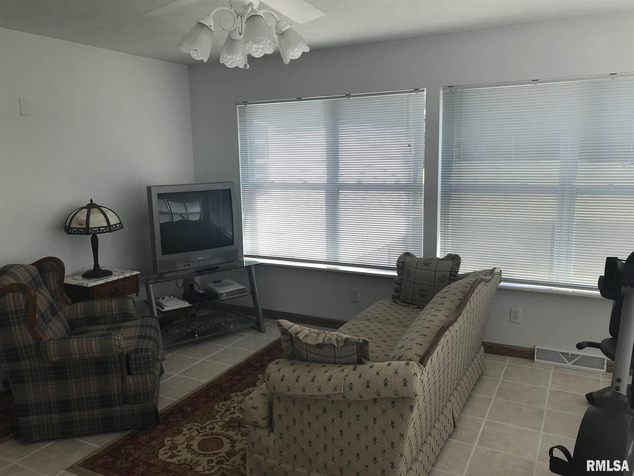 5569 West Stotlar Avenue Carterville, IL 62918 - Photo 18 of 37 Gallery Image 18
